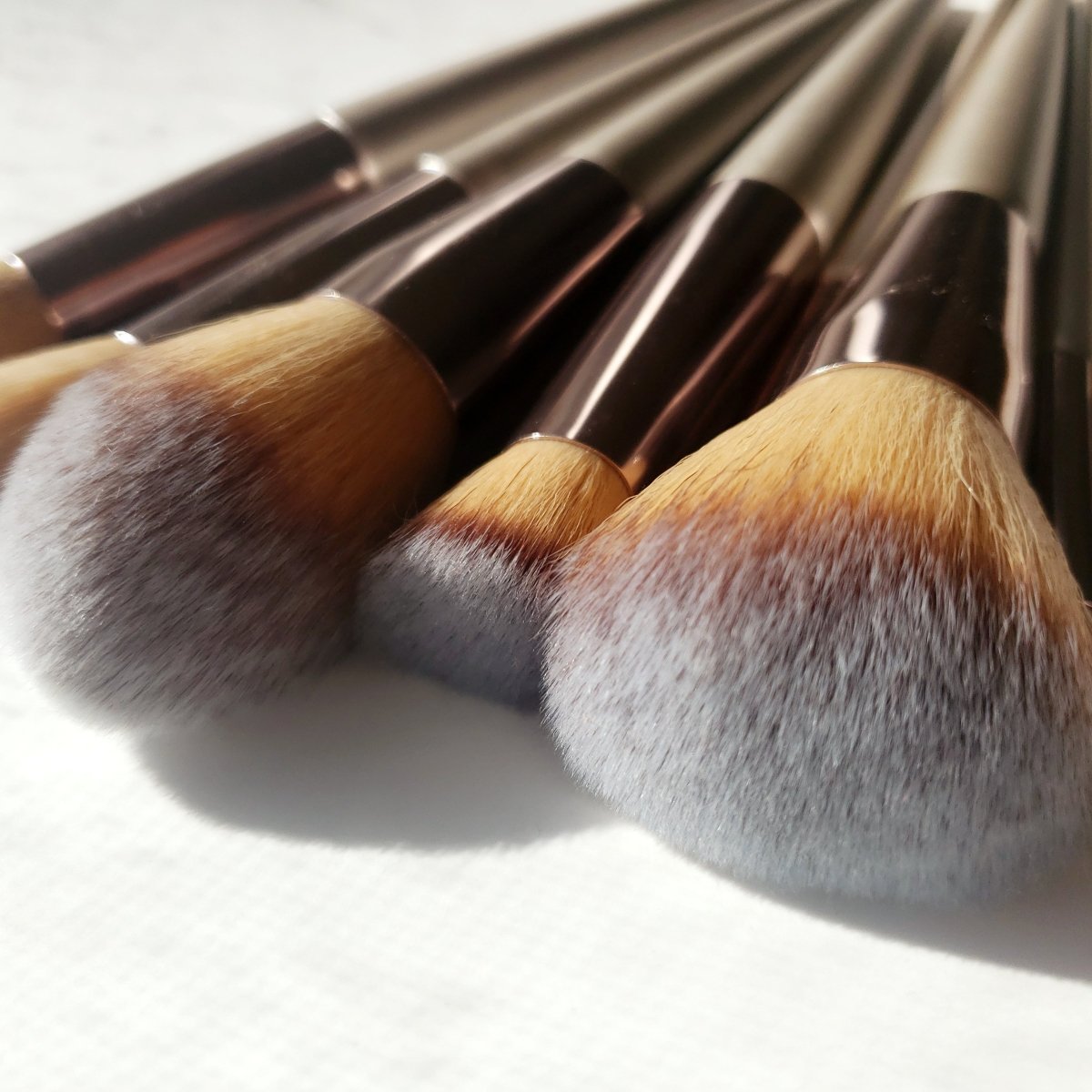 Champagne Makeup Brushes Set - Natural-Budgeting-Beauty-