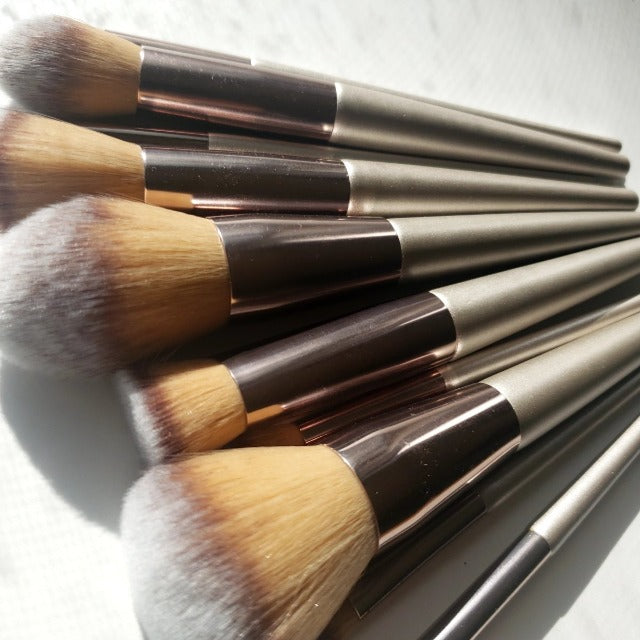 Champagne Makeup Brushes Set - Natural-Budgeting-Beauty-